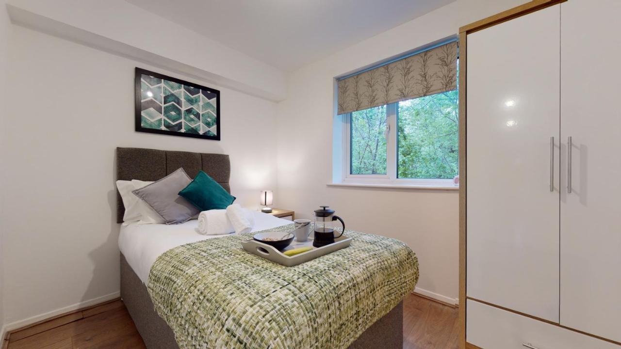 2Bedrm-4Guests-Parking-Nearstation Apartment London Exterior photo